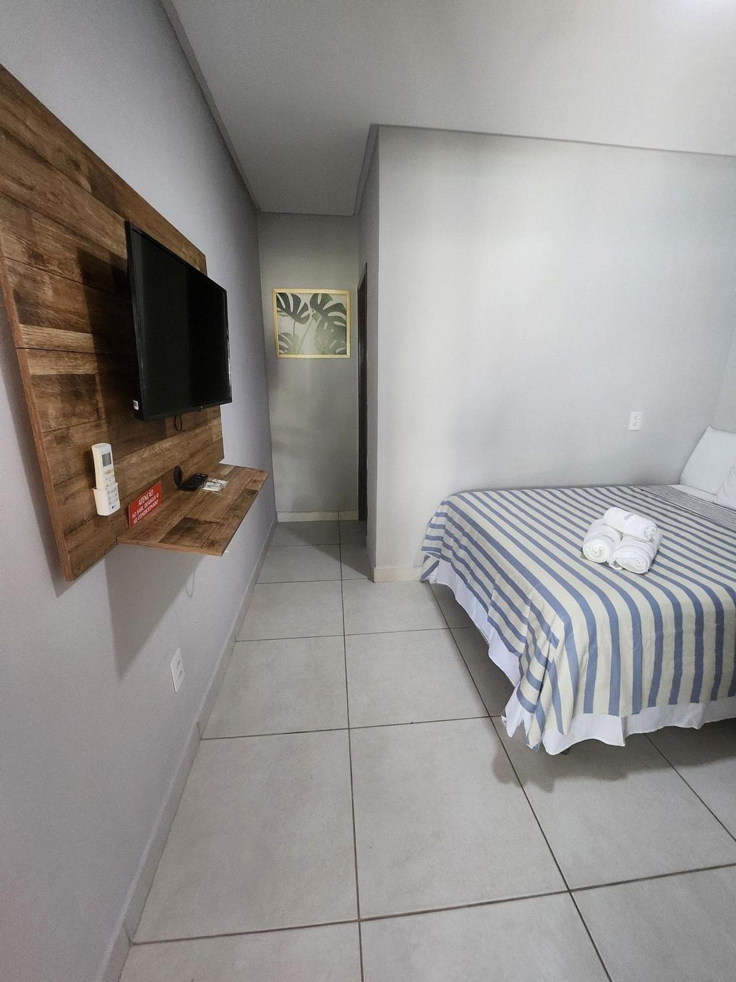 Casa Encantadora Com Piscina,prainha E Casa de férias *
