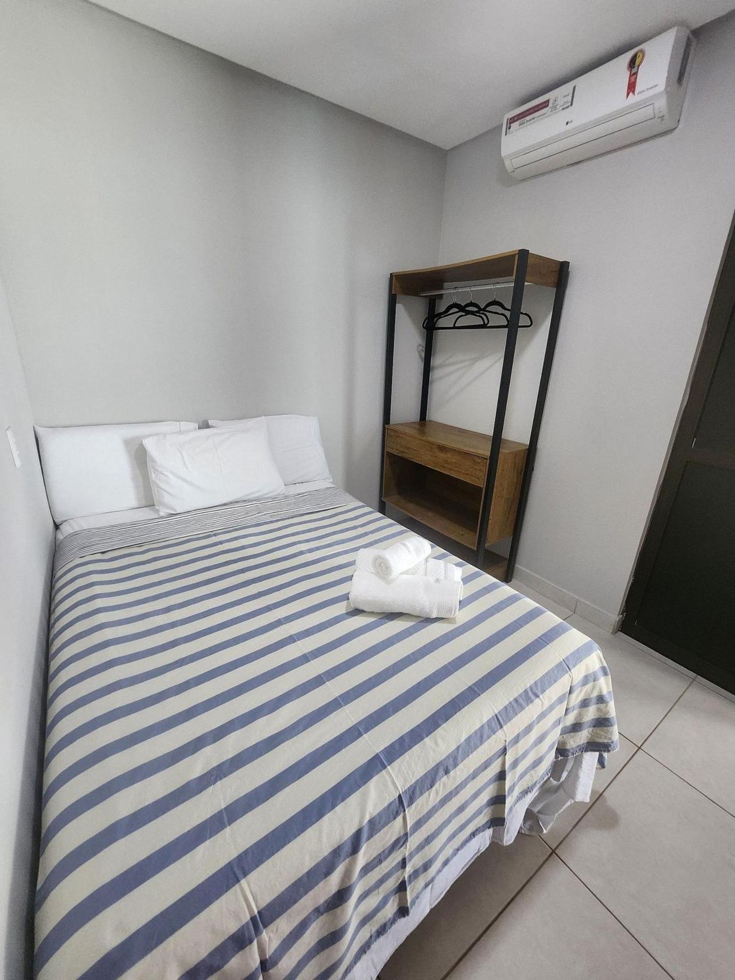 Casa Encantadora Com Piscina,prainha E Casa de férias